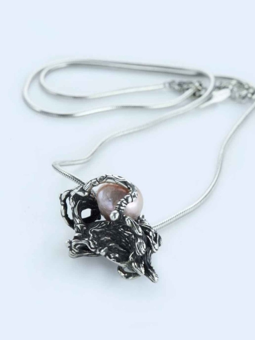 The Fluent Arc Black Obsidian Flow Necklace