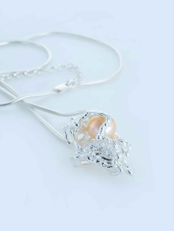 The Fluent Arc White Frozen Flow Necklace