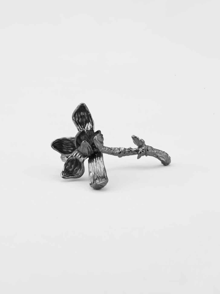 Nature's Noir Black Magnolia Bloom Single Stud