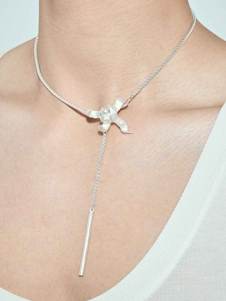 Nature's Blanc White Magnolia Essence Choker