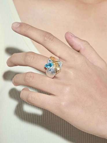 Nature's Blanc White Rivulet Stone Caress Ring