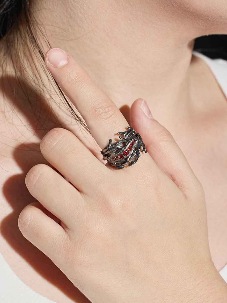 Nature's Noir Black Entwined Arbor Nest Ring