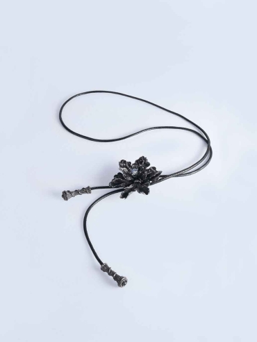 La Primavera Shadow Loop Bolo tie Necklace