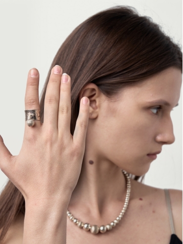 EMPRESS47 Swaying Ball Wide Ring