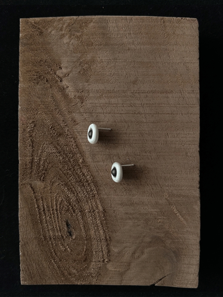 Tiny tree hollow earrings