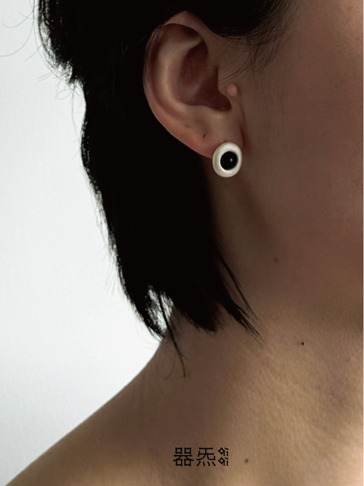 Tiny tree hollow earrings