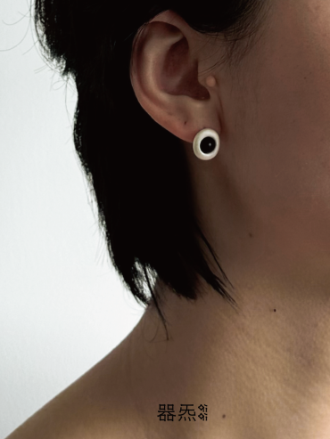 Tiny tree hollow earrings