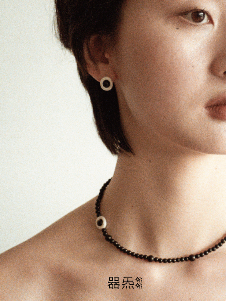 Tiny tree hollow earrings