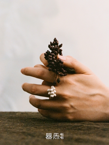 Silver Cluster of Seeds Ring