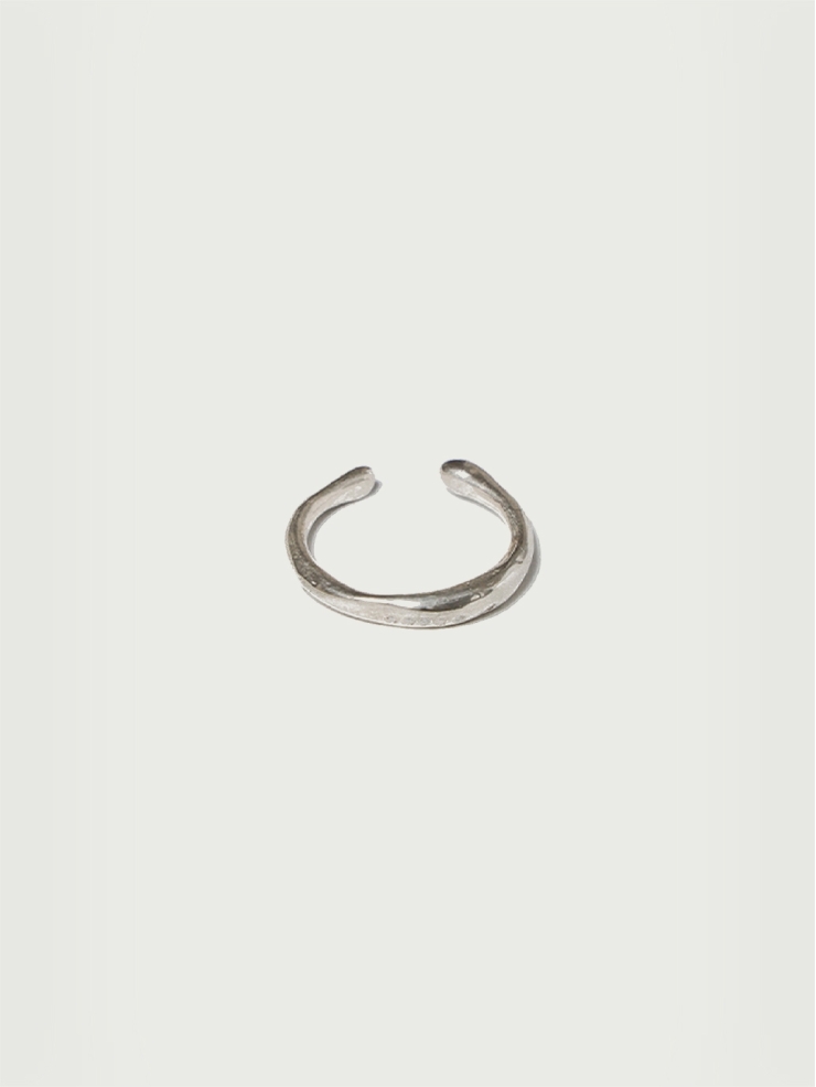 Round not round - Petit Citrine Silver Ring
