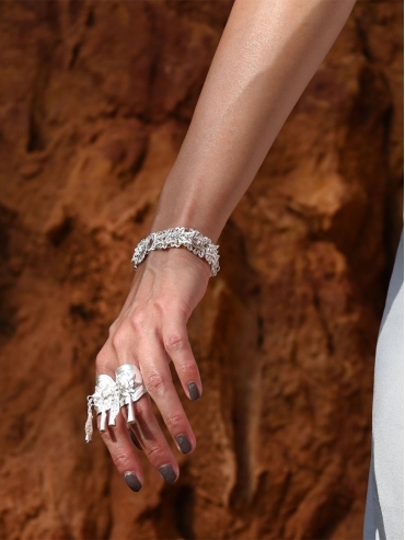 ZHAN - Splendid knitting bracelet with butterfly shaped chain