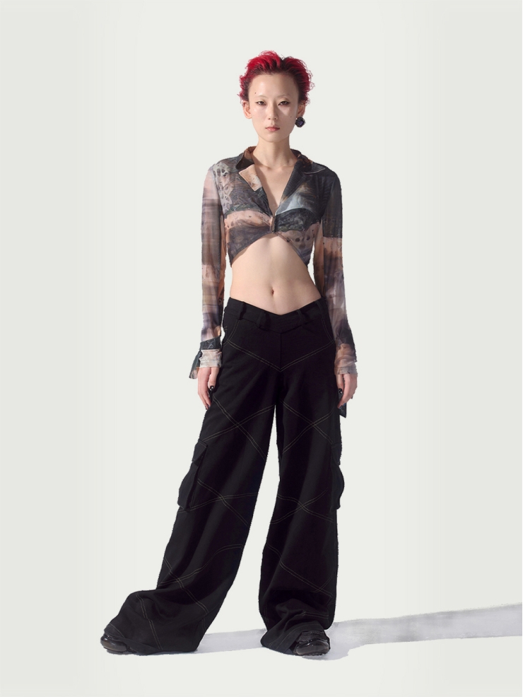 Black V-waist cargo sweatpants