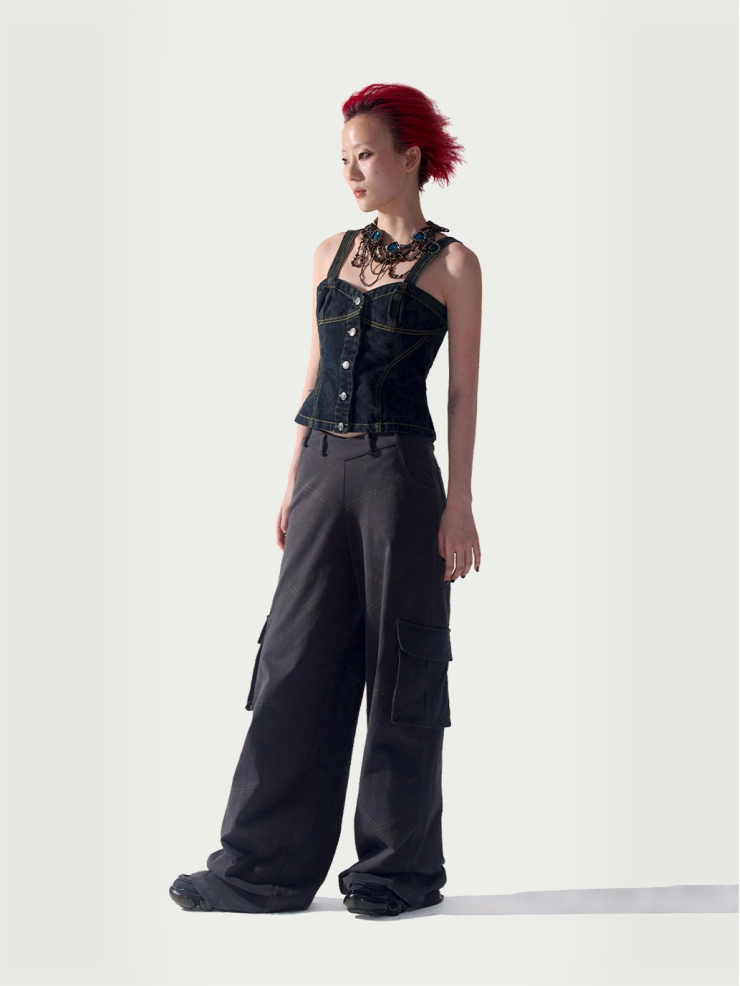 Gray V-waist cargo sweatpants