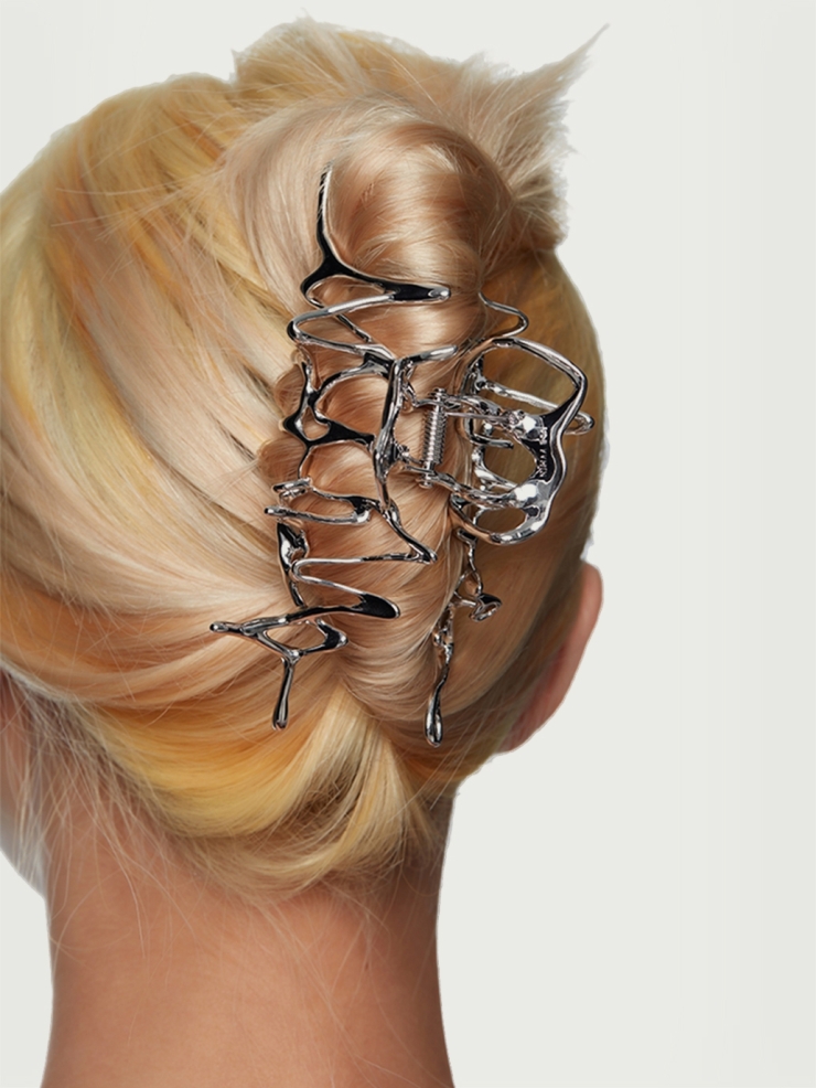 Liquefied metal hair gripper with ring buckle