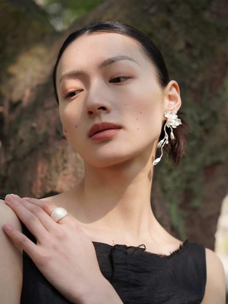 White magnolia earrings with jade