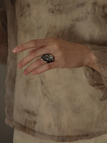 Black Silver River Wave Ring