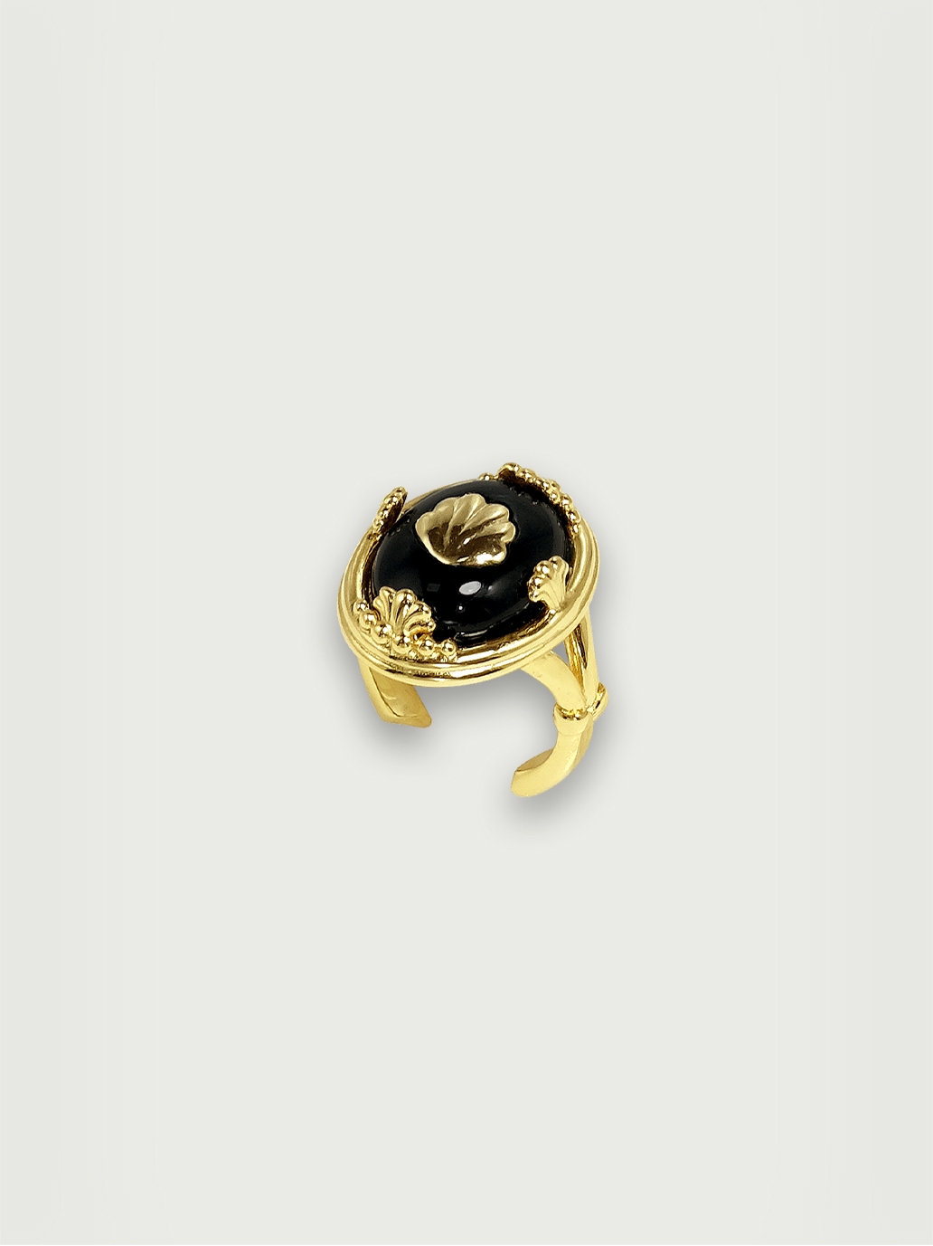 Gold shell agate ring