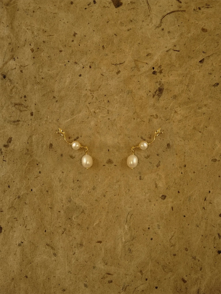 Pearl Arrow Cartilage Gold Earrings