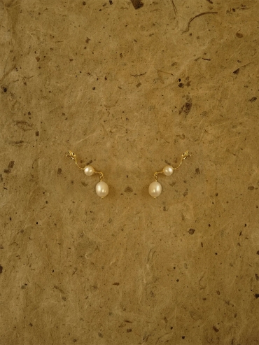 Pearl Arrow Cartilage Gold Earrings