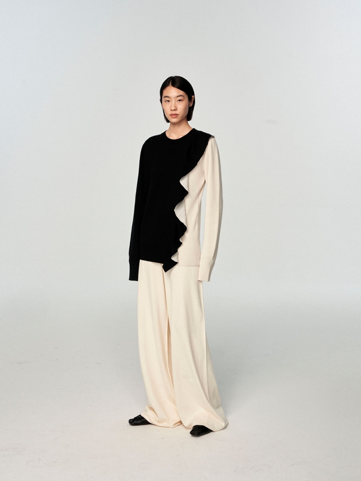 Black/white panel pullover