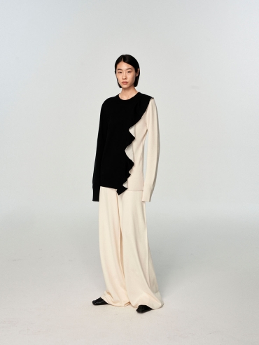 Black/white panel pullover