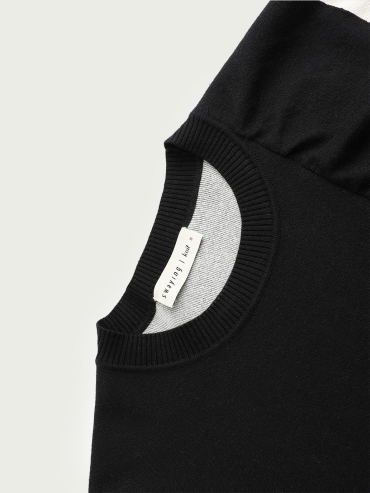 Black/white panel pullover