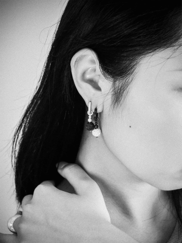 Black interference earings - single