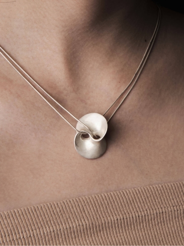 White wormhole necklace