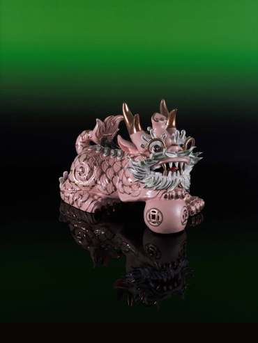 Golden kylin decoration with hydrangea