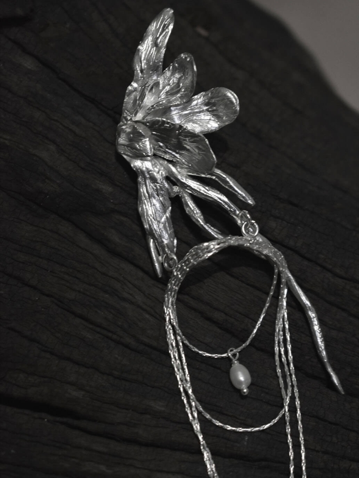 Silver tiny leaves earring - single