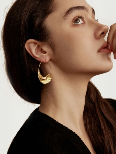 Gold Fluttering Earrings