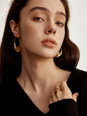 Gold Fluttering Earrings