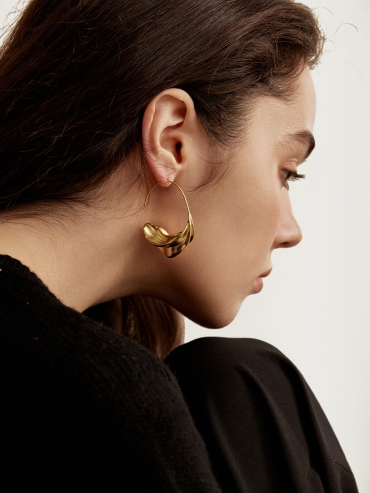 Gold Fluttering Earrings