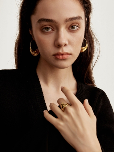 Gold Fluttering Earrings