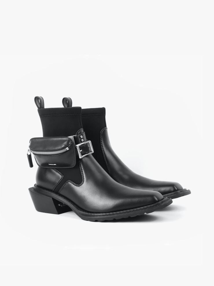 UNTITLAB Hitch Boots Matt Black with Bag