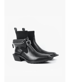 UNTITLAB Hitch Boots Matt Black with Bag