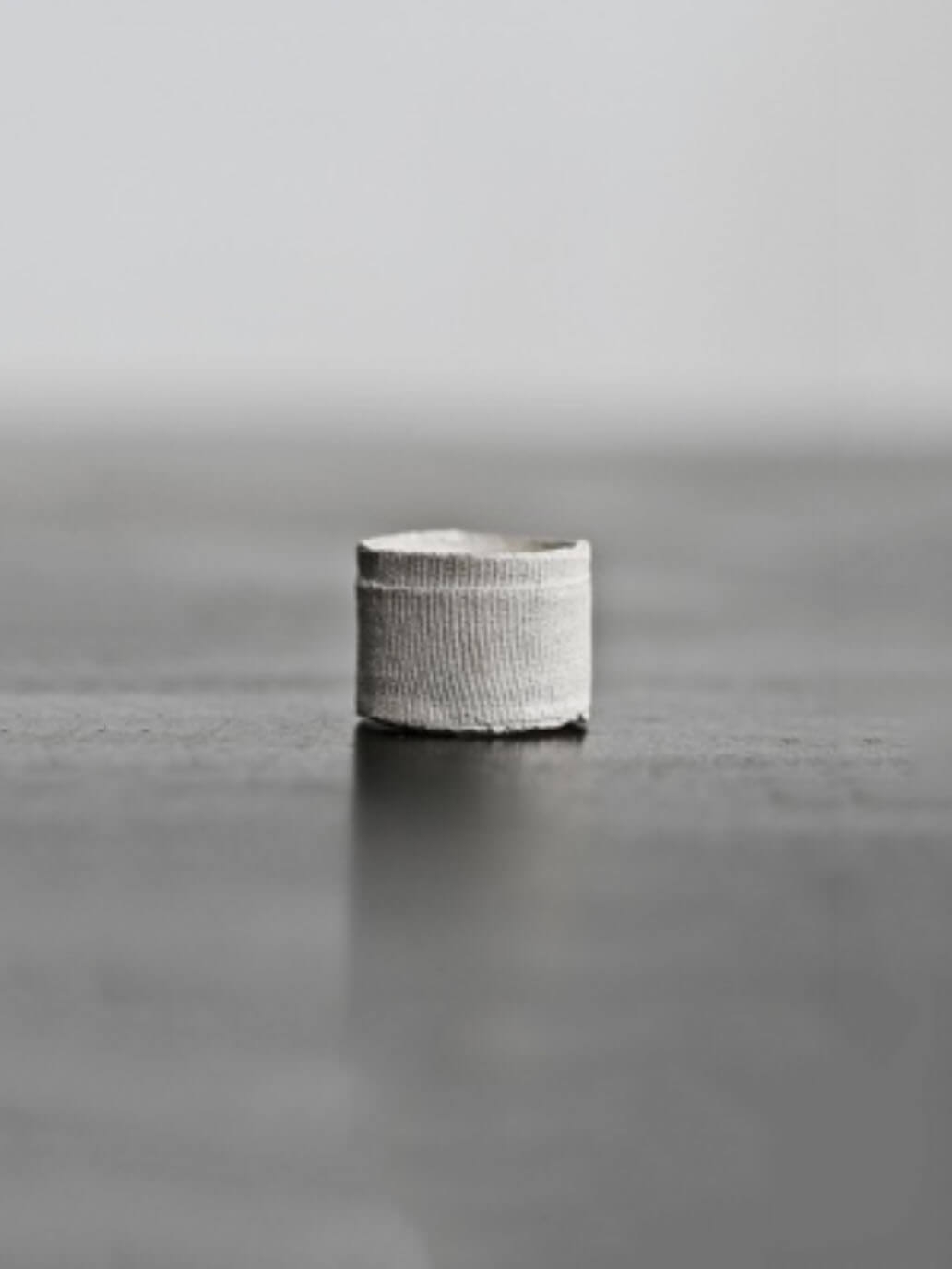 White medium bandage ring