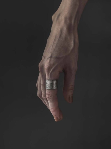 Vintage silver medium bandage ring