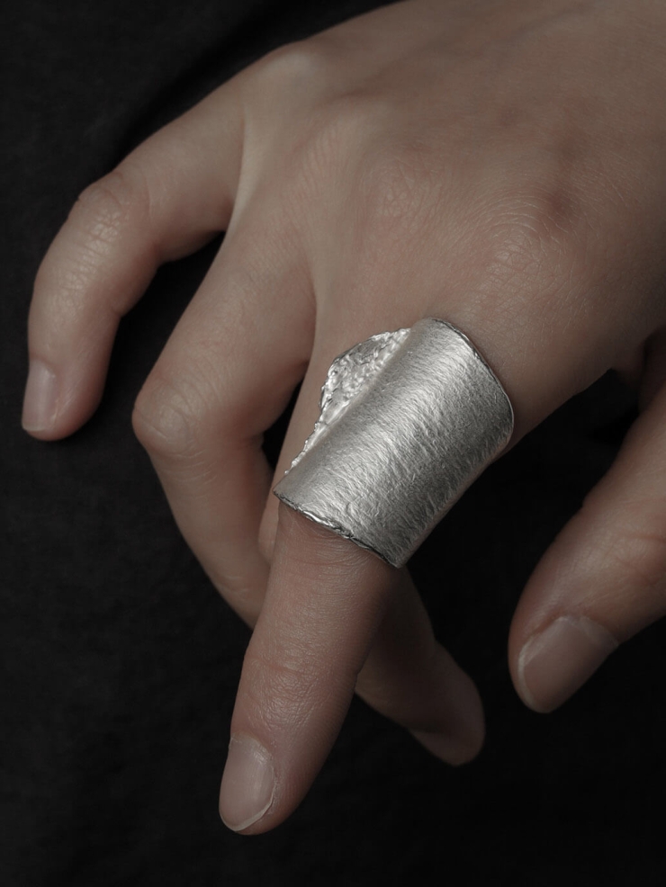 White ocean shadow wide ring