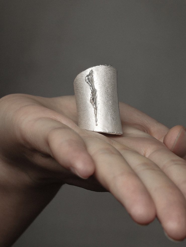 White ocean shadow wide ring