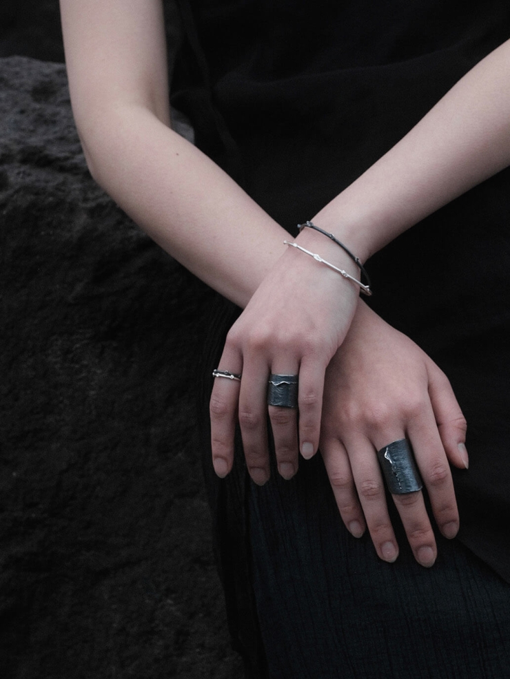 Black ocean shadow ring