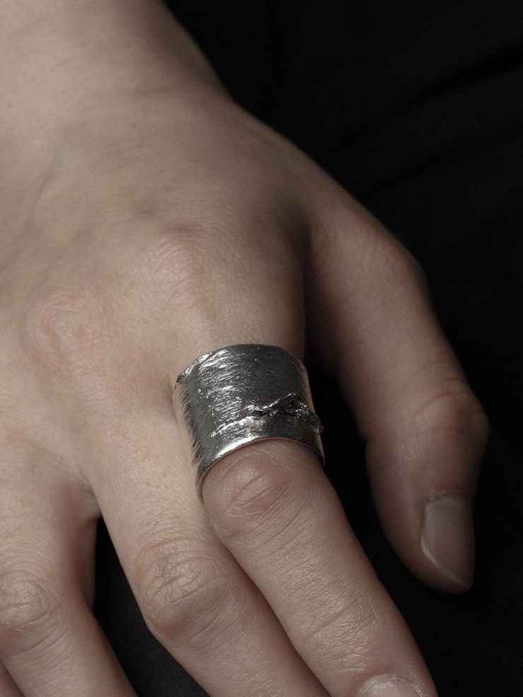 Silver ocean shadow ring